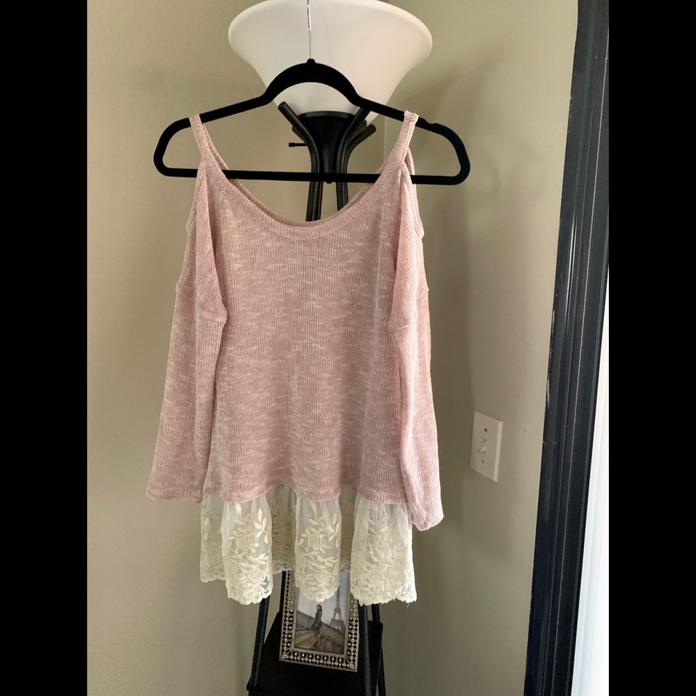 <American Rag> Gorgeous Cold Shoulder Top